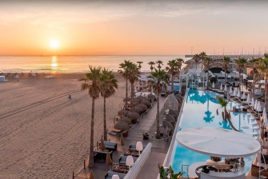 Noche Insolita En Yate De 16M A 2 Minutos De La Playa Valencia Buitenkant foto